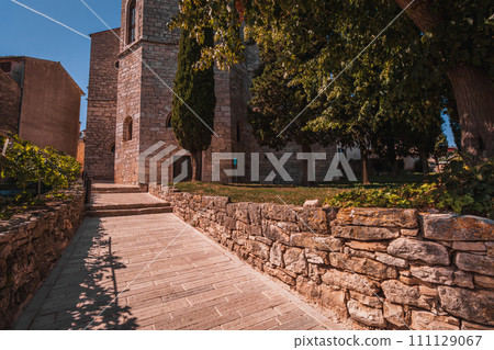 The historic hill village of Bale Valle in Istria, Croatia 111129067