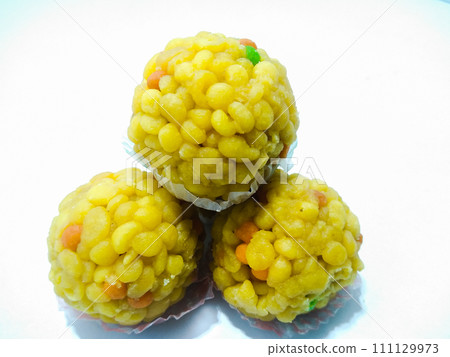 A picture of boondi laddoo isolated on white background 111129973