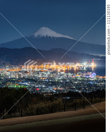Shizuoka Prefecture, snow-capped Mt. Fuji night view Shizuoka Prefecture, snow-capped Mt. Fuji night view 111130195