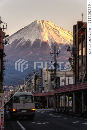 Shizuoka Prefecture, snow-capped Mt. Fuji night view Shizuoka Prefecture, snow-capped Mt. Fuji night view 111130239