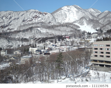 以美膚溫泉聞名的藏王溫泉的冬景 以美膚溫泉聞名的藏王溫泉的冬景 111130576