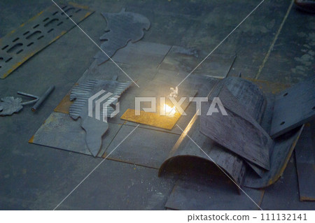 Laser cleaning of metal. The laser beam cleans the metal surface from rust. Laser removes removing old rust from metal. Innovation metalworking. New technologies Laser cleaning of metal. The laser beam cleans the metal surface from rust. Laser removes removing old rust from metal. Innovation metalworking. New technologies 111132141