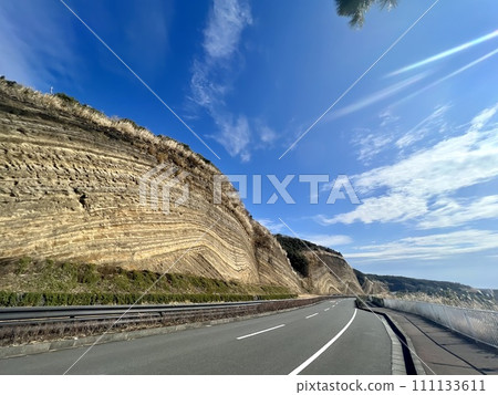 Important geological cross section of Izu Oshima and road around the island 111133611