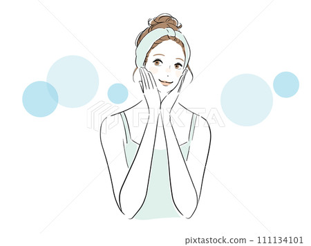 一個女人微笑著觸摸她臉上的皮膚 111134101