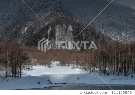 Kamikochi在冬天 111135946