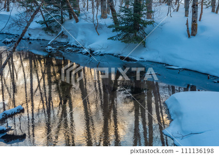 Kamikochi in winter 111136198