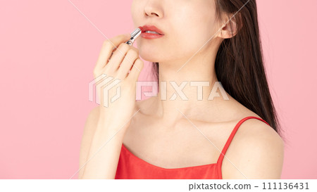 Young woman Asian beauty lip 111136431
