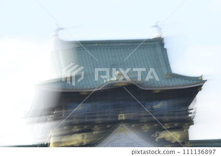 地震發生影像（大阪城公園天守閣） 111136897