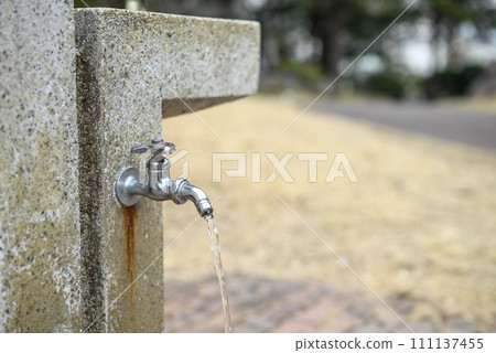 公園水龍頭洗手區形象 公園水龍頭洗手區形象 111137455