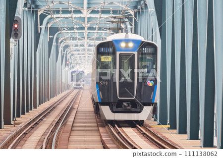 [阪神本線]穿越淀川大橋的普通列車 111138062