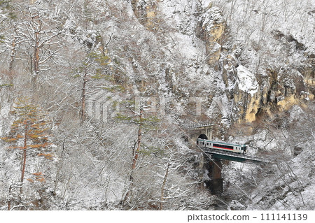 雪鳴子峽(陸羽東線) 雪鳴子峽(陸羽東線) 111141139