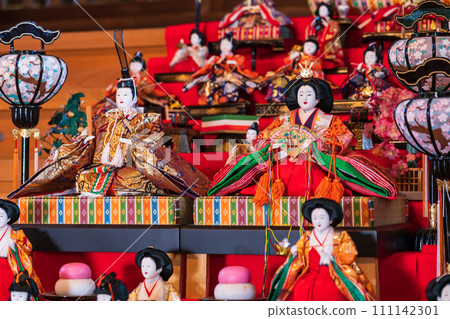 Spring Tsutsumiji Shrine, Minochi Hinamatsuri (Ichinomiya City, Aichi Prefecture) Spring Tsutsumiji Shrine, Minochi Hinamatsuri (Ichinomiya City, Aichi Prefecture) 111142301