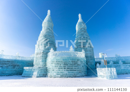 Harbin International Ice and Snow Sculpture Festival is an annual winter festival that takes place in Harbin, China. It is the world largest ice and snow festival. 111144130