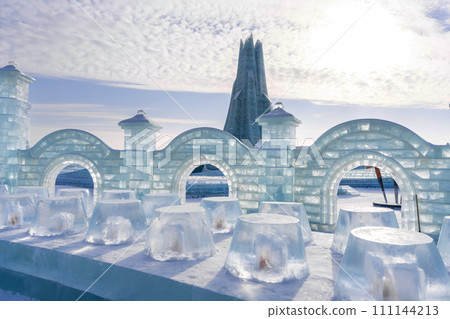 Harbin International Ice and Snow Sculpture Festival is an annual winter festival that takes place in Harbin, China. It is the world largest ice and snow festival. 111144213