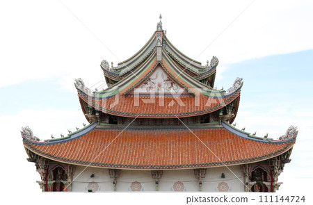 Traditional style of Chinese temple with blue sky 111144724