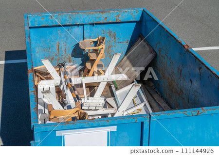 Container for collecting bulky wood waste 111144926
