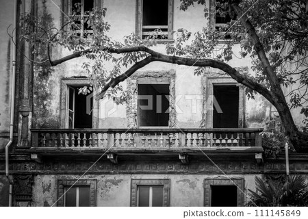 Ruin of an old hotel palace in Bellagio at lake Como 111145849