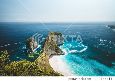 Coastal Viewpoint at Kelinking Beach Nusa Penida 111146411