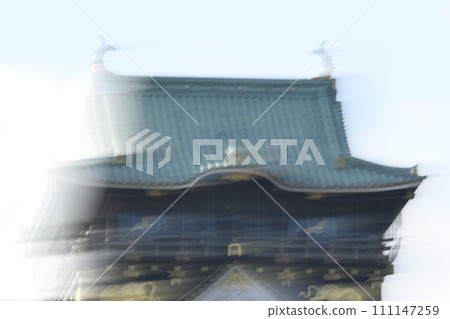地震發生影像（大阪城公園天守閣） 111147259