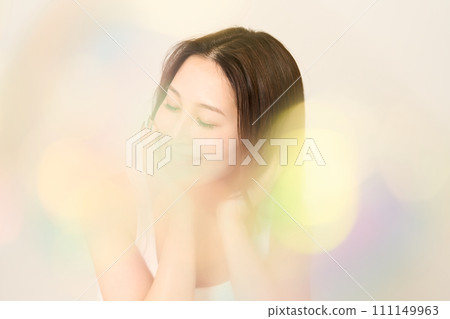 Female beauty image front blur Female beauty image front blur 111149963