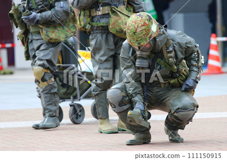 公民參與的NBC反恐訓練和陸上自衛隊特殊武器保護部隊的污染物偵測展覽 111150915