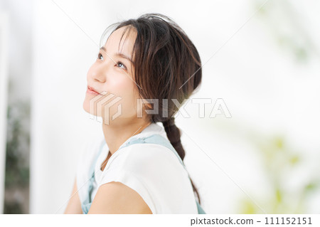 20多歲女人微笑的照片 20多歲女人微笑的照片 111152151