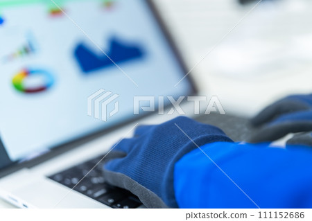 No face at the site where the solution was introduced No face at the site where the solution was introduced 111152686