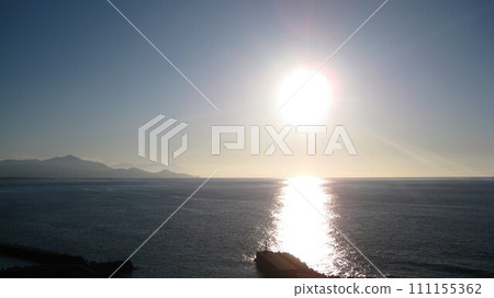 Winter blue sky, sun and Sea of Japan 111155362