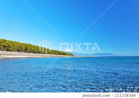 Miho no Matsubara and Mt. Fuji in Shizuoka prefecture blue sky 111156384