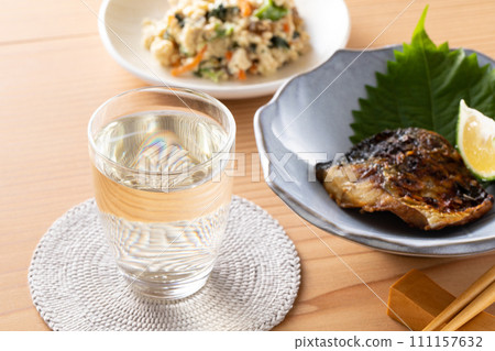 Cold san and snack 111157632