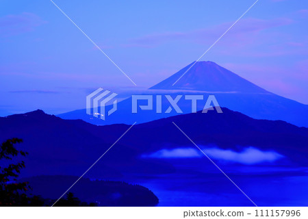 Fuji at dawn from Hakone Taikanzan Fuji at dawn from Hakone Taikanzan 111157996