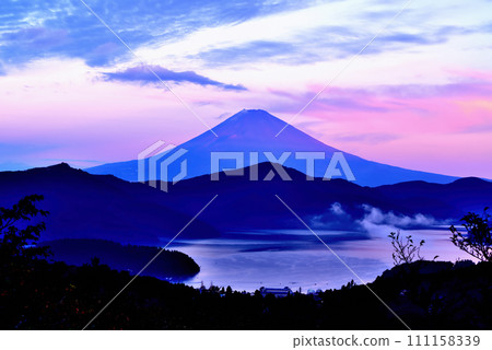 Mt. Fuji at sunrise from Mt. Daikanzan, Hakone Mt. Fuji at sunrise from Mt. Daikanzan, Hakone 111158339