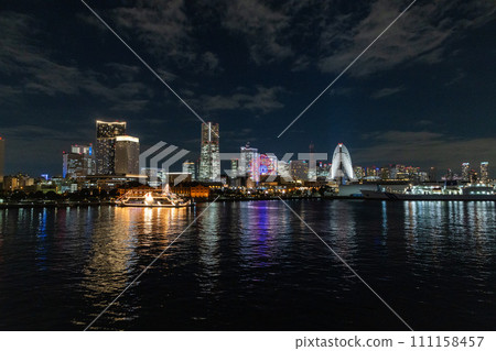 從Oosan橋樑看的Minato Mirai夜視圖 111158457