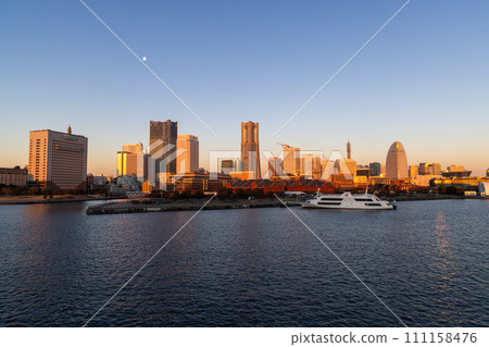 Minato Mirai shining in the morning sun Minato Mirai shining in the morning sun 111158476