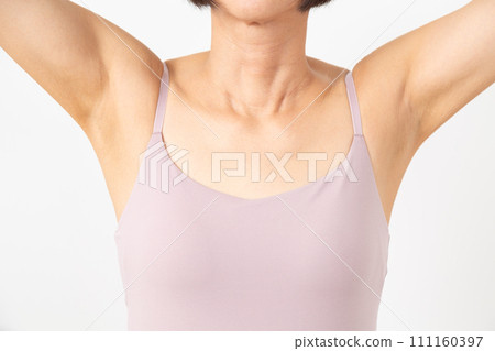 Both sides of a middle-aged woman 111160397