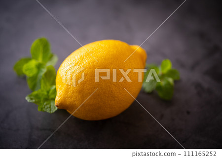 Fresh lemon 111165252