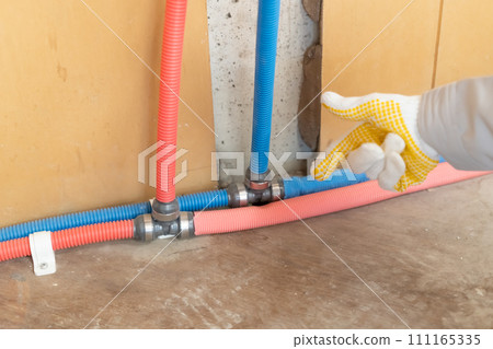 Renovation work water supply pipe hot water pipe Renovation work water supply pipe hot water pipe 111165335