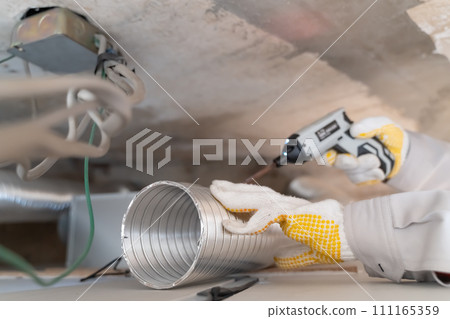 Renovation work: Duct hose installation 111165359