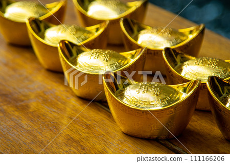 Chinese gold ingots ornaments decorated 111166206