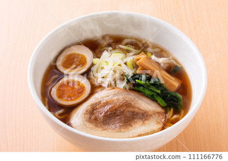 Eat soy sauce noodles 111166776