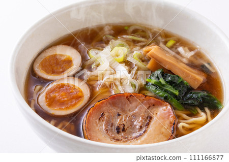 Eat soy sauce noodles 111166877