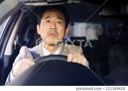駕駛汽車的商人 111169428