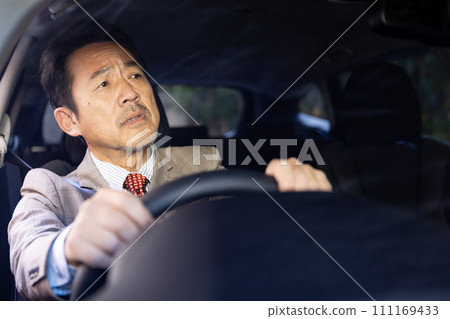 駕駛汽車的商人 111169433