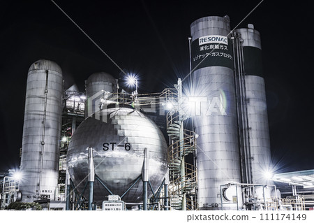 Night view of the factory in Ogimachi, Kawasaki [Kawasaki City, Kanagawa Prefecture] 111174149
