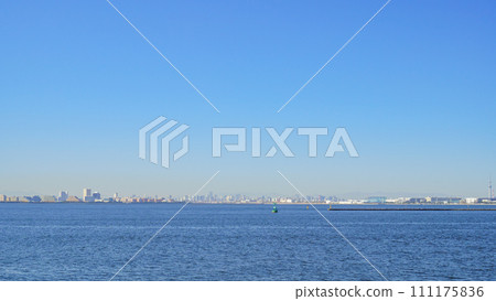 從千葉縣紅濱綠地看浦安市和市川市的城市景觀 111175836