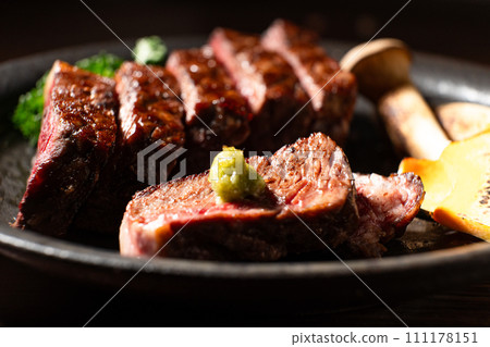 美味的牛排 美味的牛排 111178151