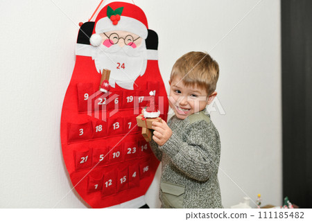 Child find gifts Felt santa claus advent calendar Child find gifts Felt santa claus advent calendar 111185482