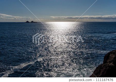 「閃耀的大海」 太平洋、熊野海、三重縣、鬼城 111187476