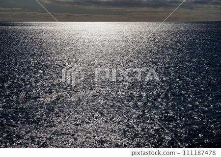 "Glitter of the Sea" Pacific Ocean, Kumano Sea, Mie Prefecture, Onigajo 111187478