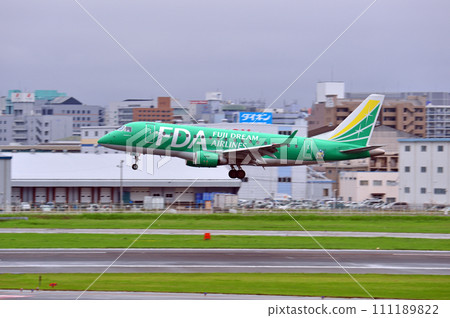 FDAJA04FJ Fukuoka Airport brooch 111189822